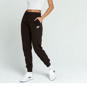 NIKE Sportswear Essential Womens Slim Jogger Sweatpants- Size XL